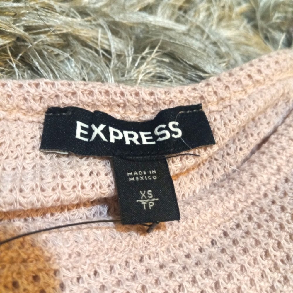 Express. Light pink crop top shirt with wrap tie on back. Size XS - Picture 4 of 9